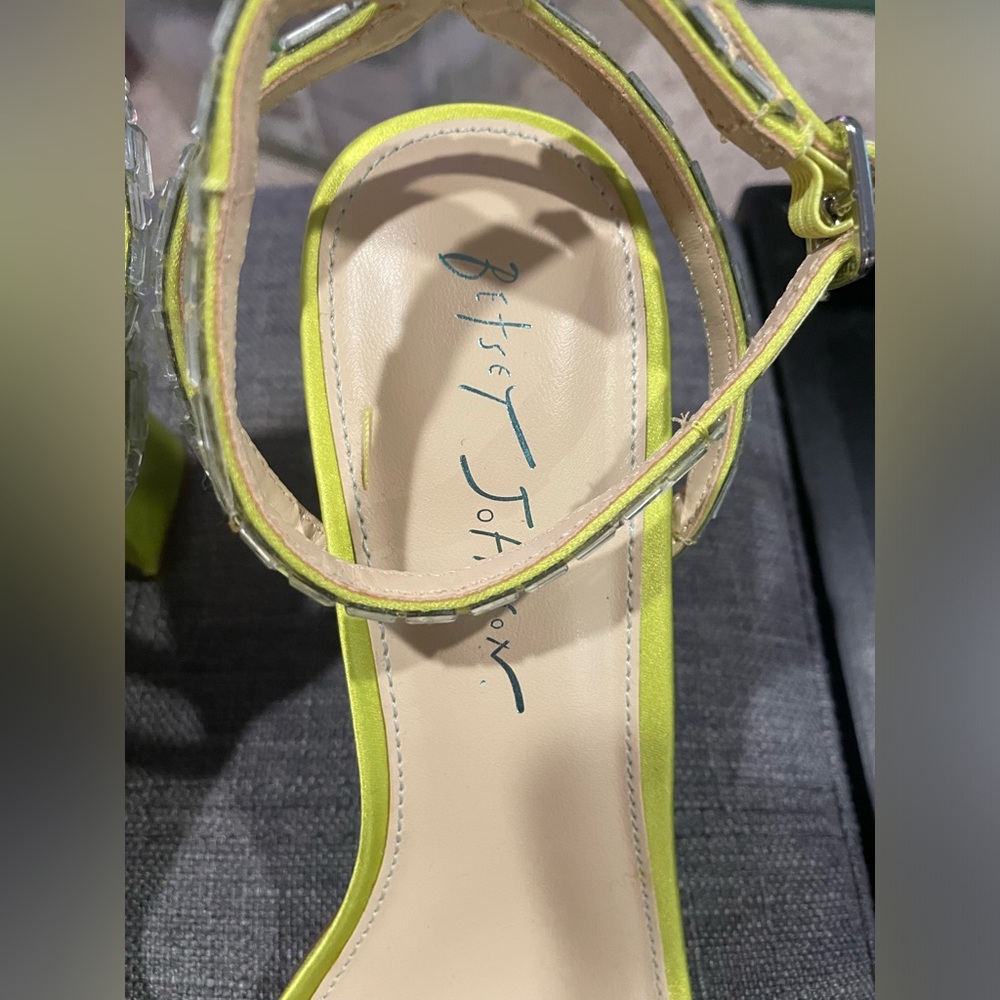 Betsey Johnson Lime Green Heels - Picture 4 of 4
